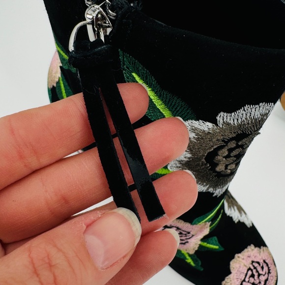 Rebecca Minkoff Bryce Embroidered Floral‎ Suede Boots Size 7 - Picture 8 of 14
